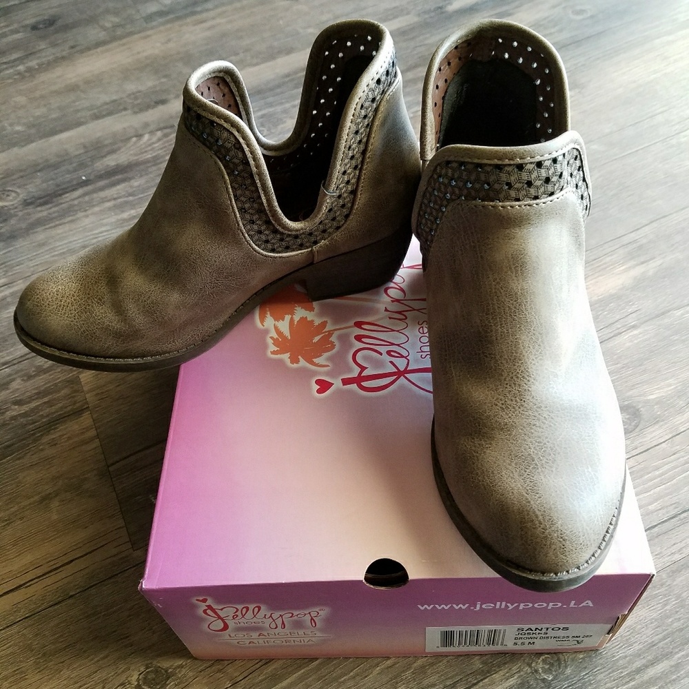 🦋 Brown Ankle Booties🦋